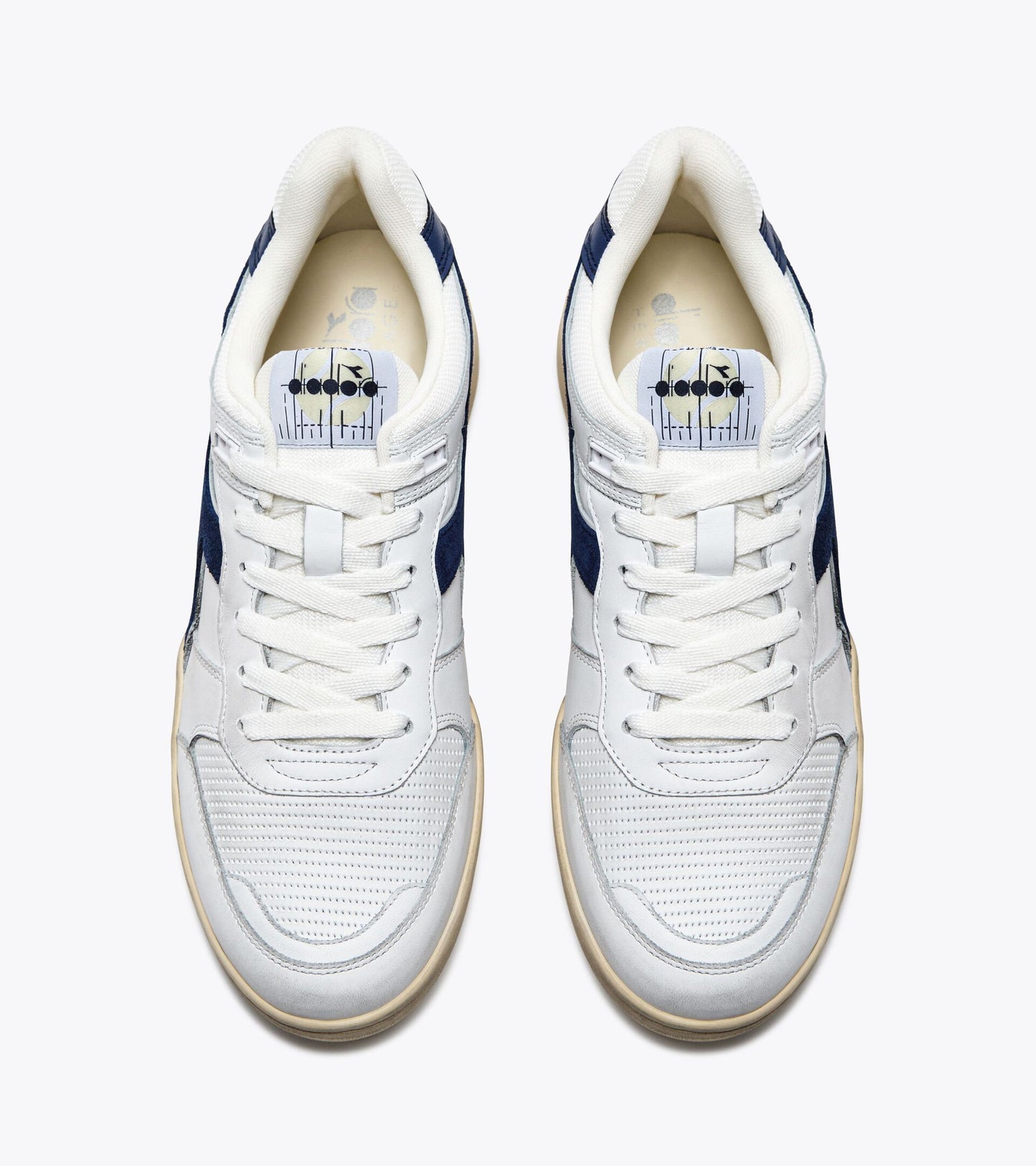 B.560 USED - UNISEX - ホワイト