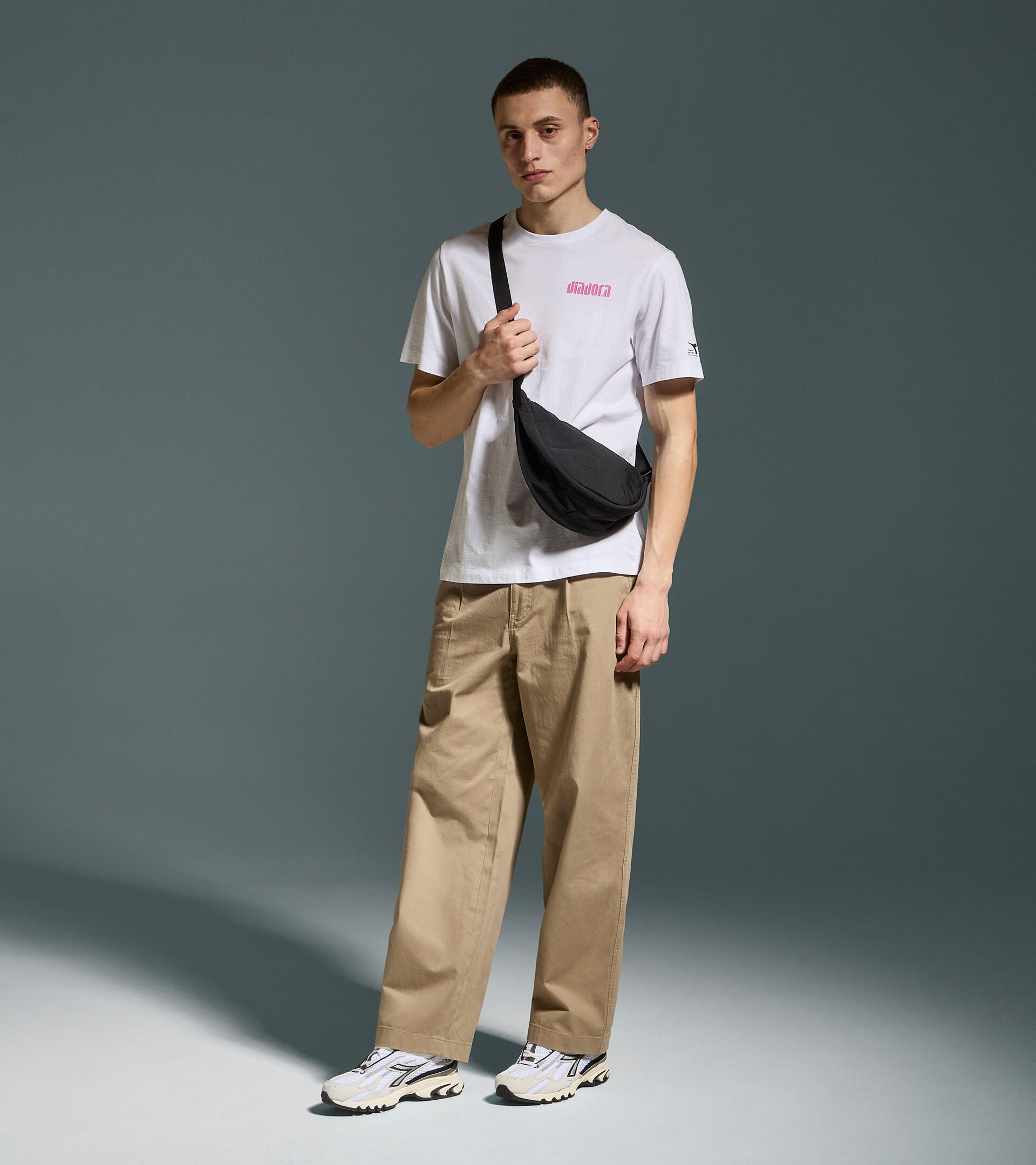 Diadora アパレル T-SHIRT SS ATHL. LOGO SL Tシャツ - UNISEX - ホワイト/ピンク