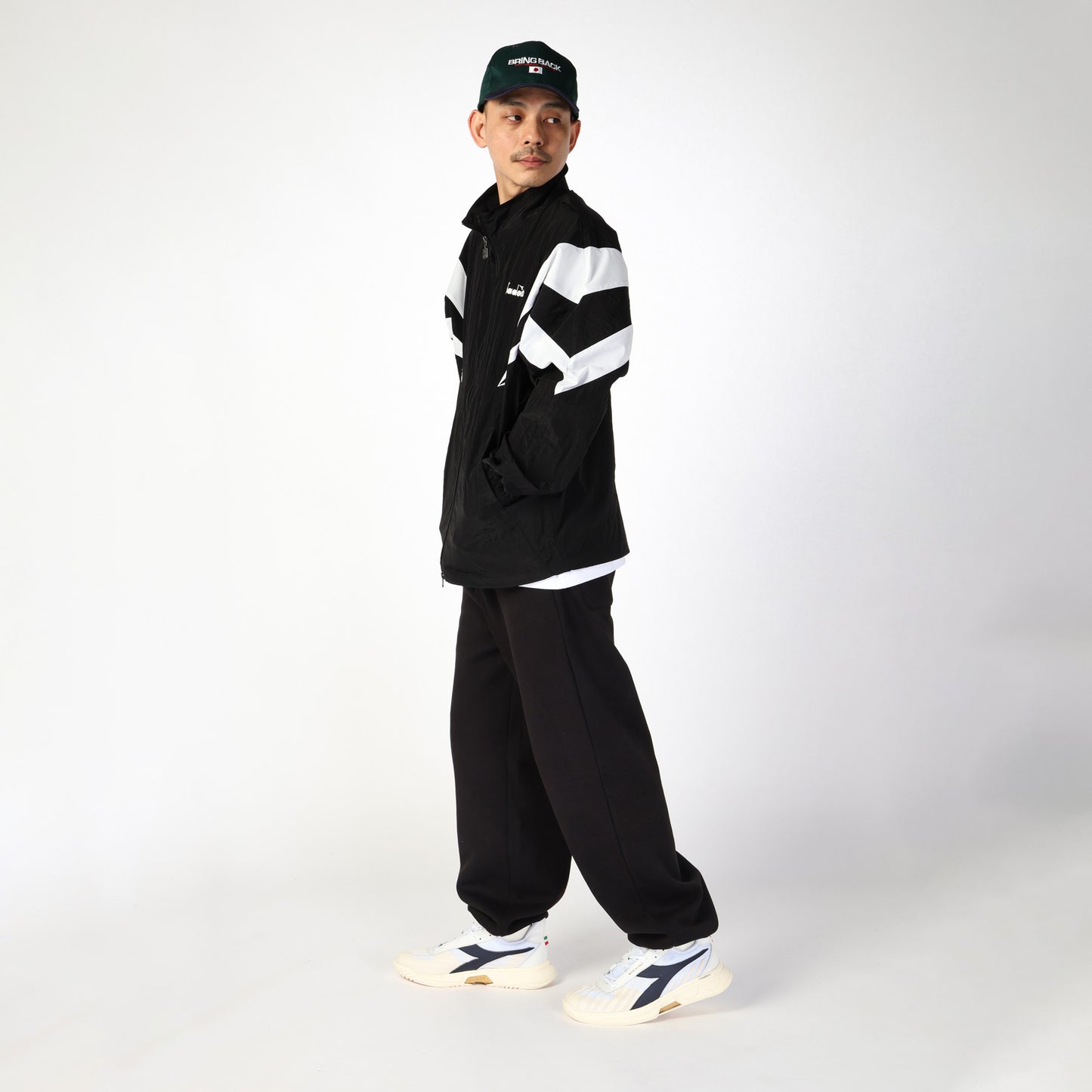 B. ELITE STAR - MEN - ホワイト