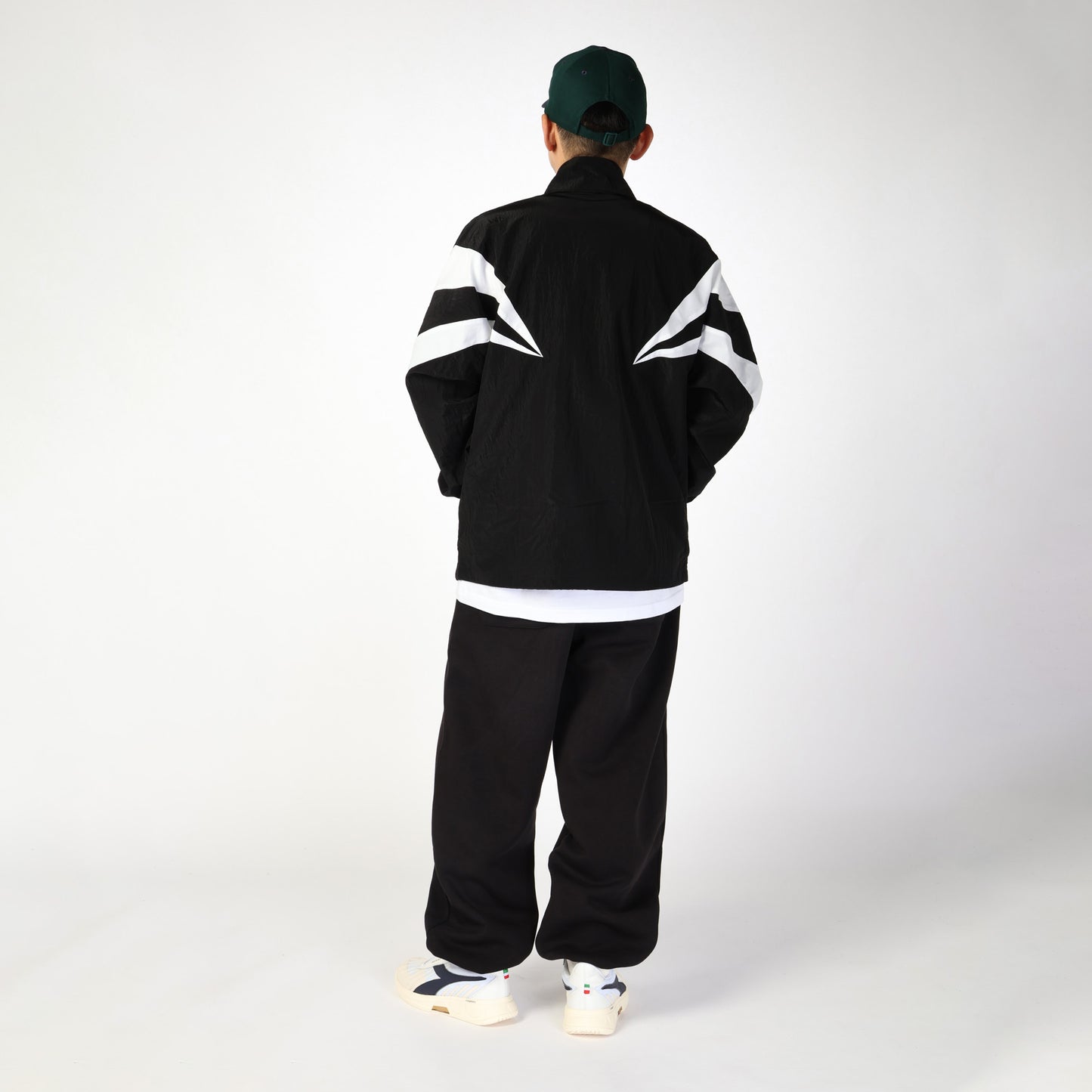 B. ELITE STAR - MEN - ホワイト