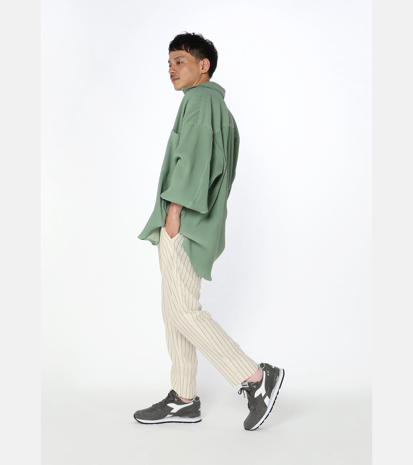 Diadora Sportswear Collection N.92 ADVANCE｜ディアドラ スニーカー グレー カーキ メンズ