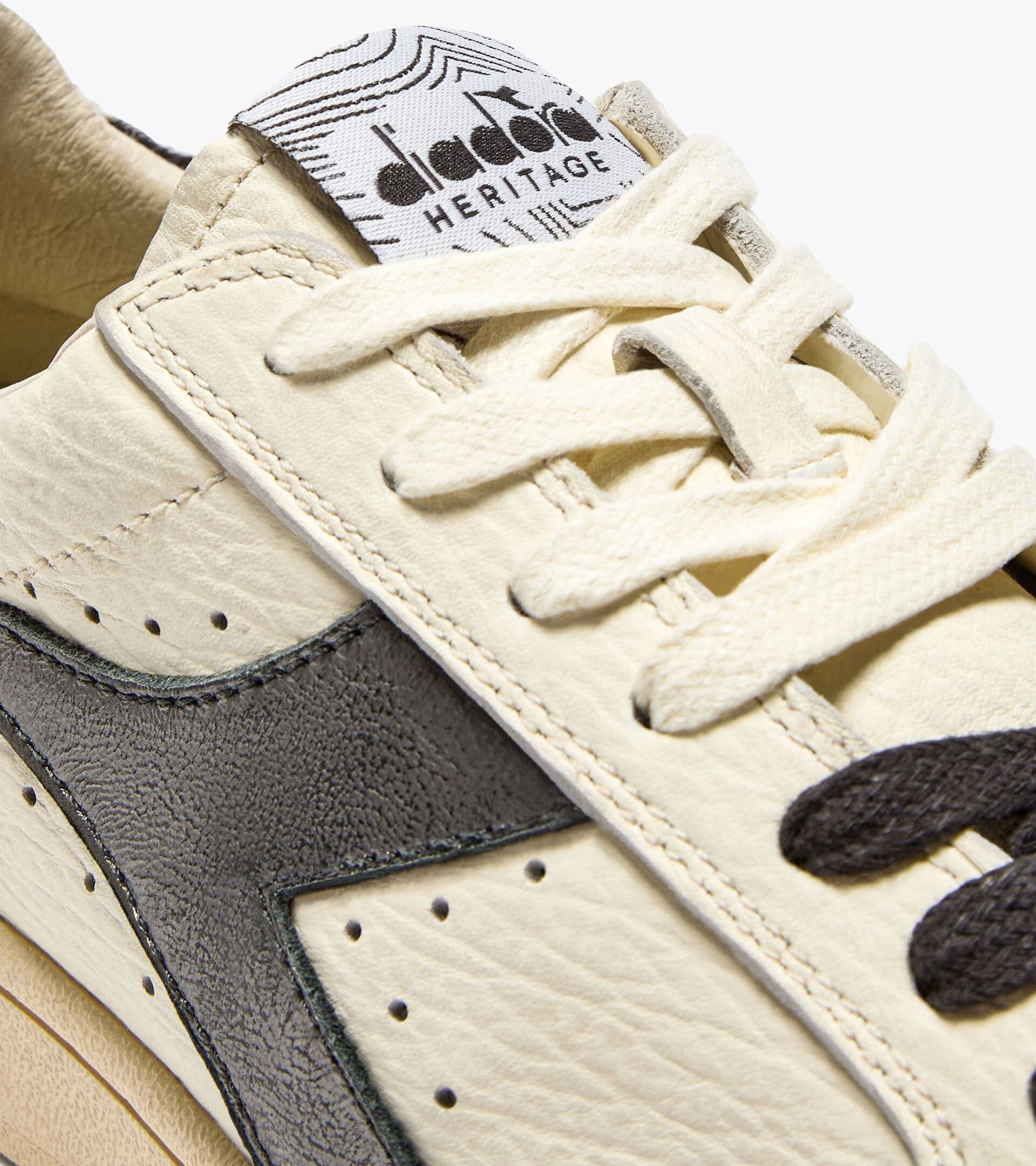 PRESTIGE SAFARI WN - WOMEN - ホワイト/シルバー