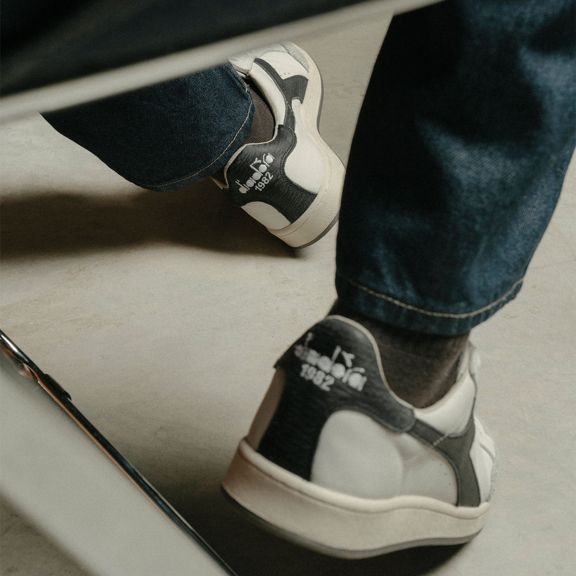 PRESTIGE USED - UNISEX - ホワイト/ブラック