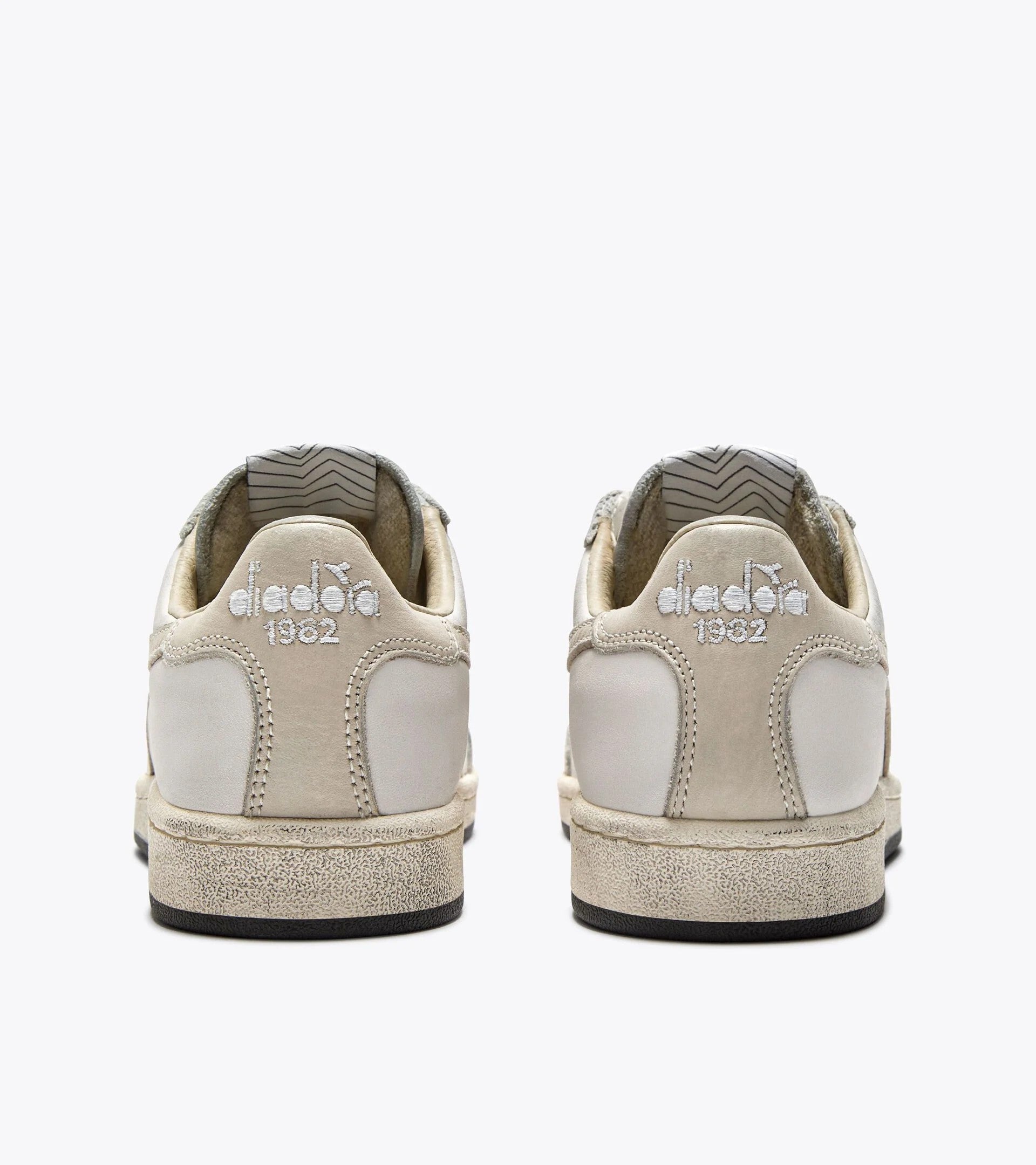 PRESTIGE USED - UNISEX - ホワイト